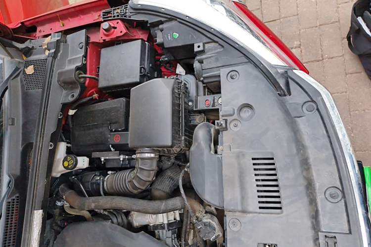 Used Dongfeng Aeolus Yixuan GS 2020 230T Automatic Yueyu Version Engine Bay Left