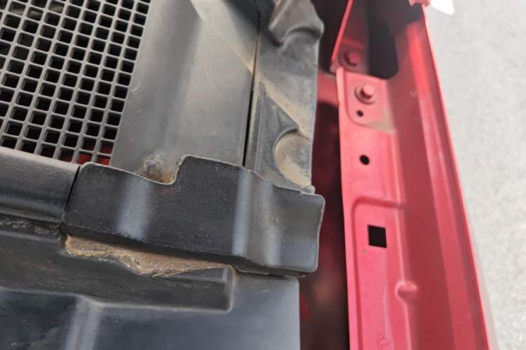 Used Dongfeng Aeolus Yixuan GS 2020 230T Automatic Yueyu Version Engine Bay Left