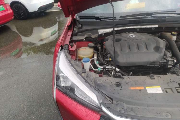 Used Dongfeng Aeolus Yixuan GS 2020 230T Automatic Yueyu Version Engine Bay Right