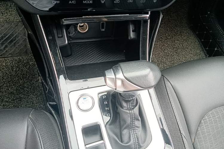 Used Dongfeng Aeolus Yixuan GS 2020 230T Automatic Yueyu Version Gear Lever