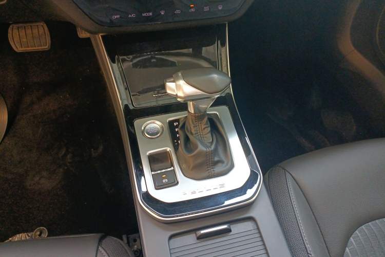 Used Dongfeng Aeolus Yixuan GS 2020 230T Automatic Yueyu Version Gear Lever