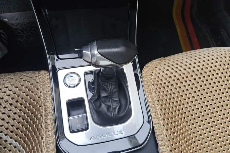Used Dongfeng Aeolus Yixuan GS 2020 230T Automatic Cool Edition Gear Lever