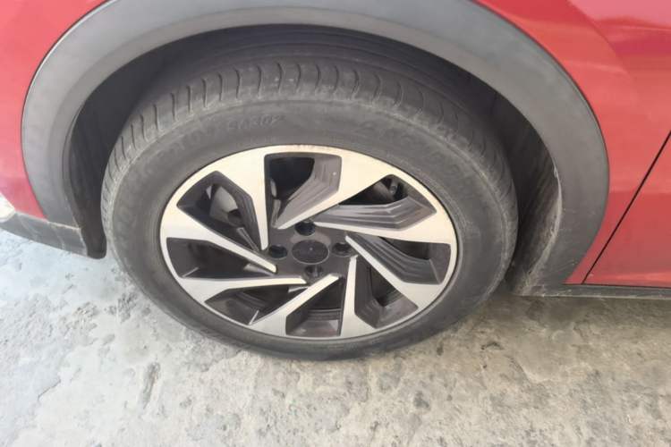 Used Dongfeng Aeolus Yixuan GS 2020 230T Automatic Cool Edition Left Front Wheel Hub