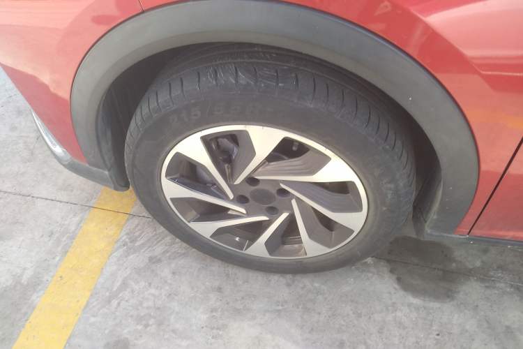 Used Dongfeng Aeolus Yixuan GS 2020 230T Automatic Cool Edition Left Front Wheel Hub