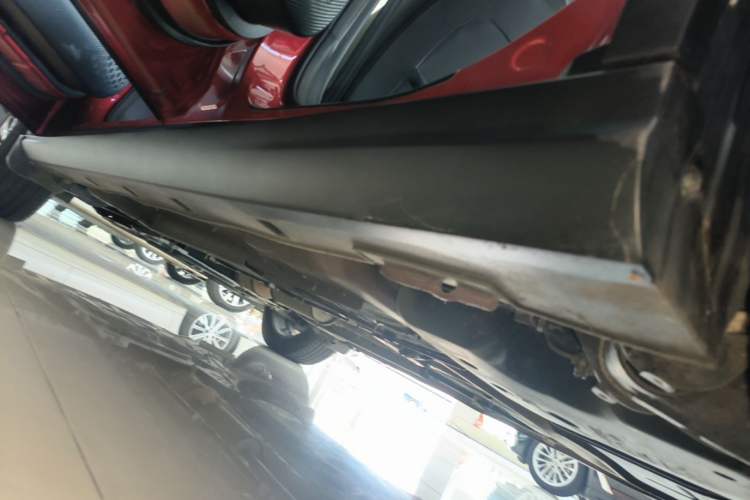 Used Dongfeng Aeolus Yixuan GS 2020 230T Automatic Yueyu Version Left Side Sill
