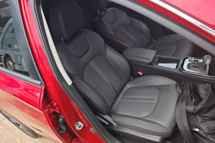 Used Dongfeng Aeolus Yixuan GS 2020 230T Automatic Yueyu Version Right Front Seat