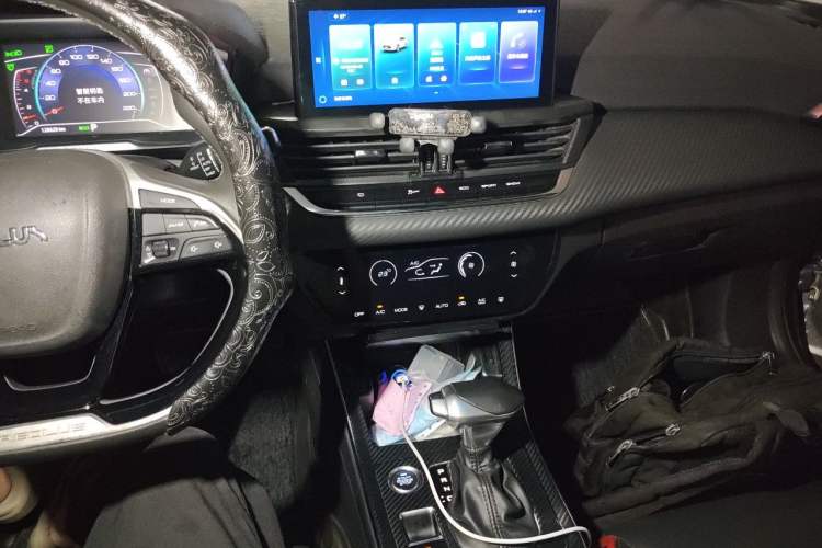 Used Dongfeng Aeolus Yixuan GS 2020 230T Automatic Cool Edition Audio And AC Panel