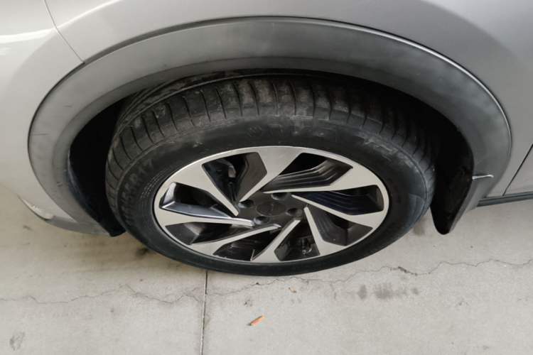 Used Dongfeng Aeolus Yixuan GS 2020 230T Automatic Cool Edition Left Front Wheel Hub