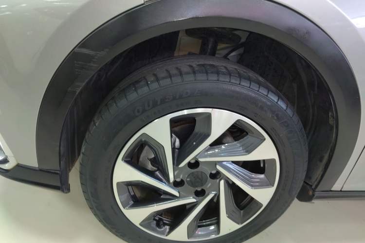 Used Dongfeng Aeolus Yixuan GS 2020 230T Automatic Yueyu Version Left Front Wheel Hub