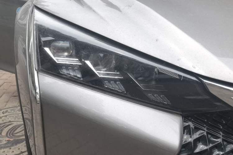 Used Dongfeng Aeolus Yixuan GS 2020 230T Automatic Yueyu Version Right Front Headlight