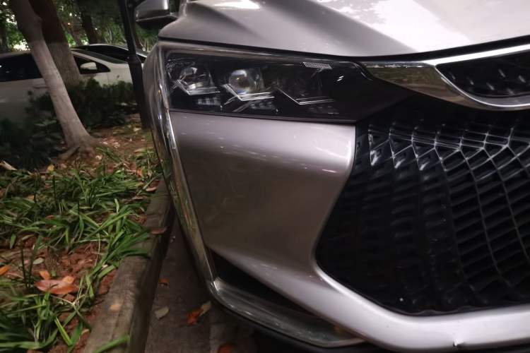 Used Dongfeng Aeolus Yixuan GS 2020 230T Automatic Cool Edition Right Front Headlight