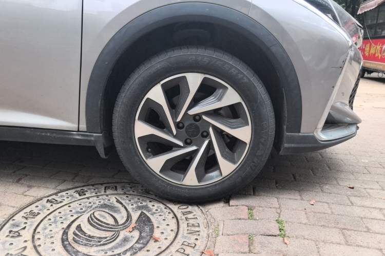 Used Dongfeng Aeolus Yixuan GS 2020 230T Automatic Yueyu Version Right Front Wheel Hub