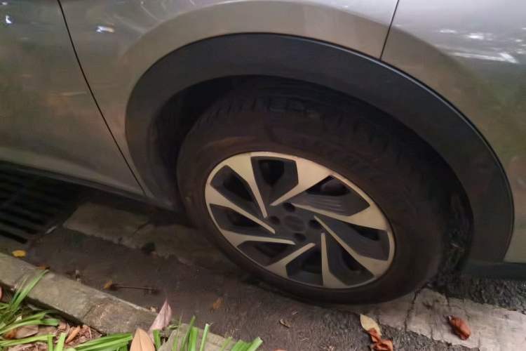 Used Dongfeng Aeolus Yixuan GS 2020 230T Automatic Cool Edition Right Front Wheel Hub
