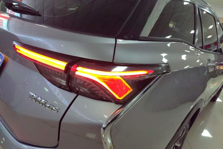 Used Dongfeng Aeolus Yixuan GS 2020 230T Automatic Yueyu Version Right Rear Taillight