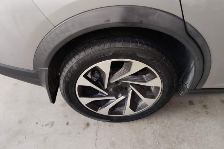 Used Dongfeng Aeolus Yixuan GS 2020 230T Automatic Cool Edition Right Rear Wheel Hub