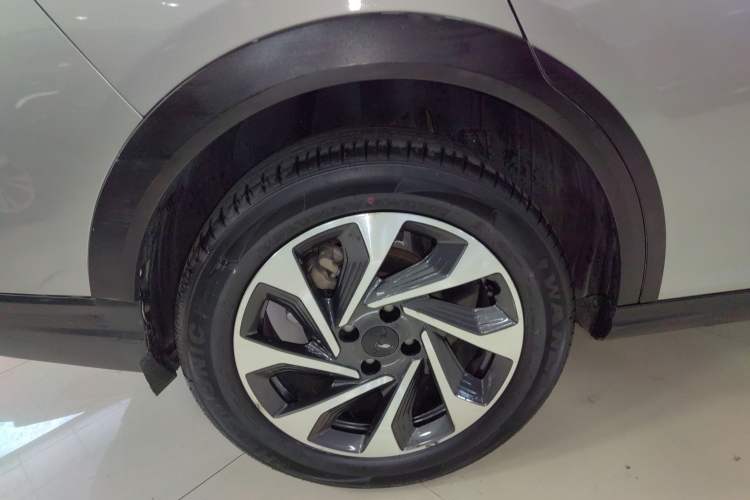 Used Dongfeng Aeolus Yixuan GS 2020 230T Automatic Yueyu Version Right Rear Wheel Hub