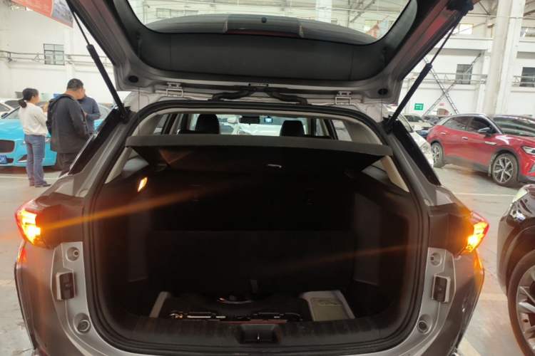 Used Dongfeng Aeolus Yixuan GS 2020 230T Automatic Cool Edition Trunk