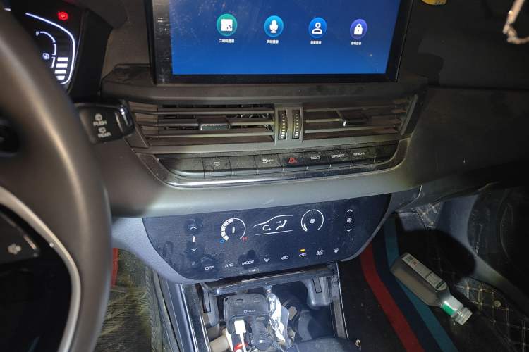 Used Dongfeng Aeolus Yixuan GS 2020 230T Automatic Yueyu Version Audio And AC Panel