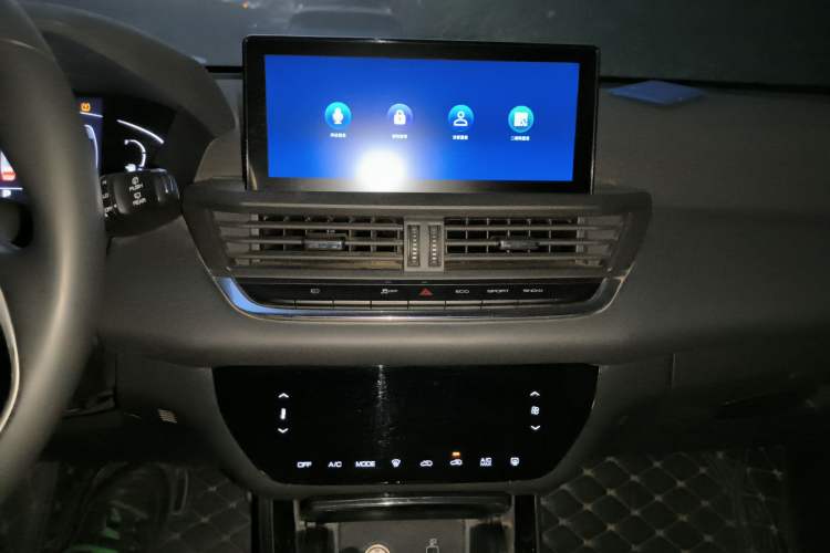 Used Dongfeng Aeolus Yixuan GS 2020 230T Automatic Yueyu Version Audio And AC Panel