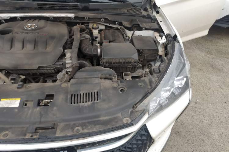 Used Dongfeng Aeolus Yixuan GS 2020 230T Automatic Cool Edition Engine Bay Left