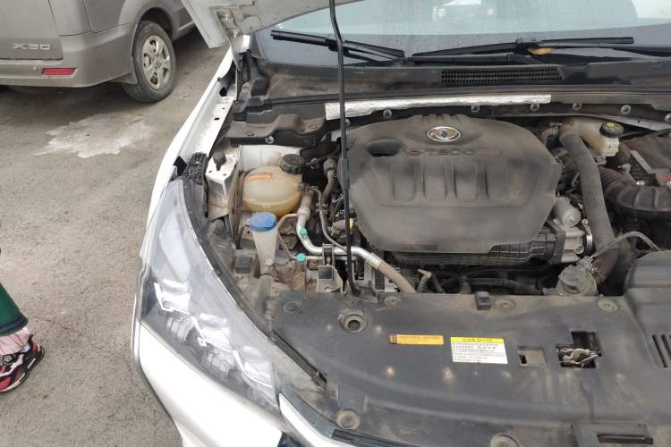 Used Dongfeng Aeolus Yixuan GS 2020 230T Automatic Cool Edition Engine Bay Right