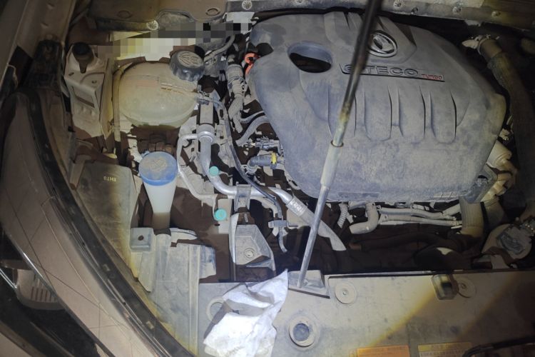 Used Dongfeng Aeolus Yixuan GS 2020 230T Automatic Yueyu Version Engine Bay Right