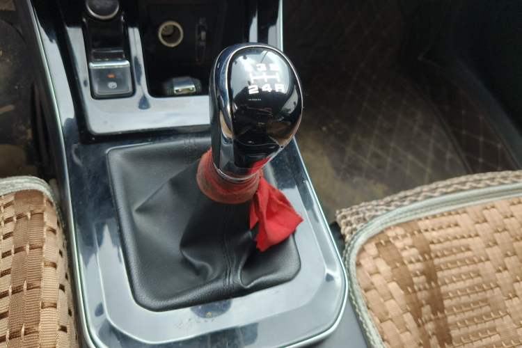 Used Dongfeng Aeolus Yixuan GS 2020 200T Manual YueMu Edition Gear Lever