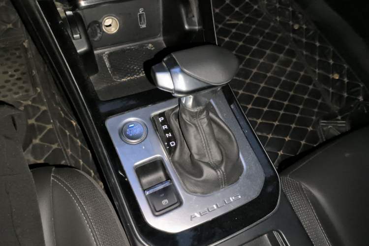 Used Dongfeng Aeolus Yixuan GS 2020 230T Automatic Yueyu Version Gear Lever