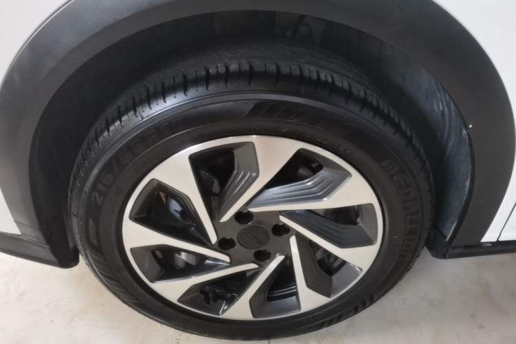 Used Dongfeng Aeolus Yixuan GS 2020 230T Automatic Yueyu Version Left Front Wheel Hub