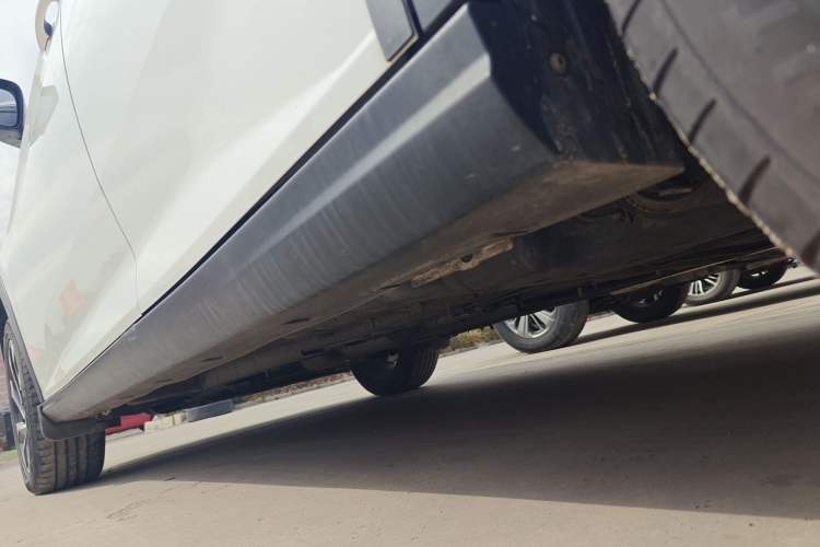 Used Dongfeng Aeolus Yixuan GS 2020 230T Automatic Cool Edition Left Side Sill
