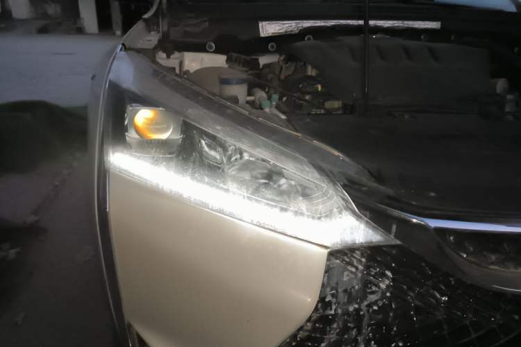 Used Dongfeng Aeolus Yixuan GS 2020 230T Automatic Yueyu Version Right Front Headlight