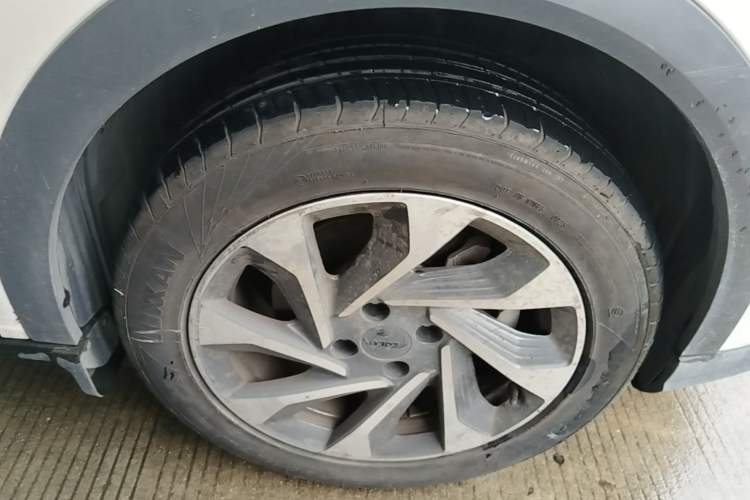 Used Dongfeng Aeolus Yixuan GS 2020 230T Automatic Yueyu Version Right Front Wheel Hub