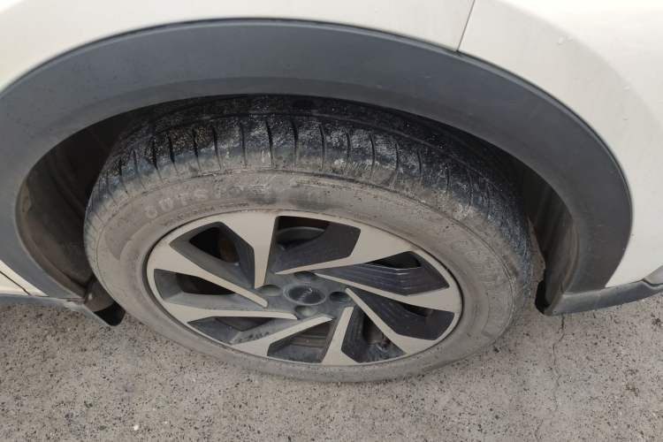 Used Dongfeng Aeolus Yixuan GS 2020 230T Automatic Cool Edition Right Front Wheel Hub