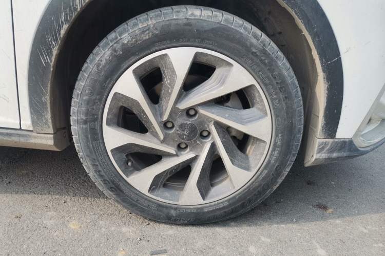 Used Dongfeng Aeolus Yixuan GS 2020 230T Automatic Yueyu Version Right Front Wheel Hub