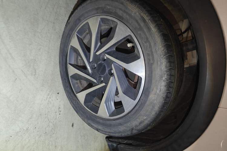 Used Dongfeng Aeolus Yixuan GS 2020 230T Automatic Yueyu Version Right Front Wheel Hub
