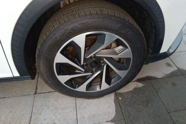 Used Dongfeng Aeolus Yixuan GS 2020 230T Automatic Cool Edition Right Front Wheel Hub