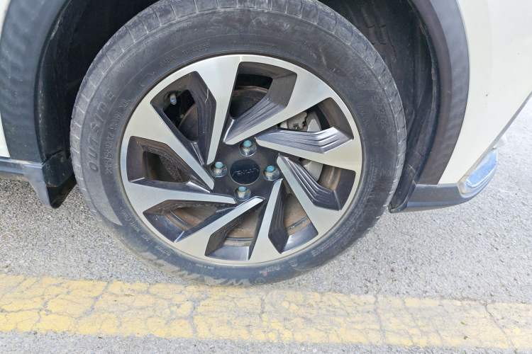 Used Dongfeng Aeolus Yixuan GS 2020 230T Automatic Yueyu Version Right Front Wheel Hub