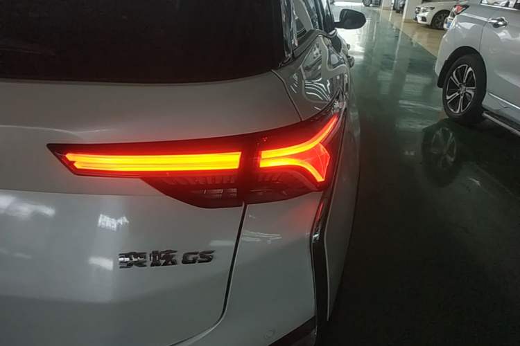 Used Dongfeng Aeolus Yixuan GS 2020 230T Automatic Yueyu Version Right Rear Taillight