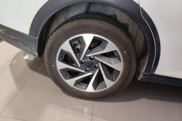 Used Dongfeng Aeolus Yixuan GS 2020 230T Automatic Yueyu Version Right Rear Wheel Hub