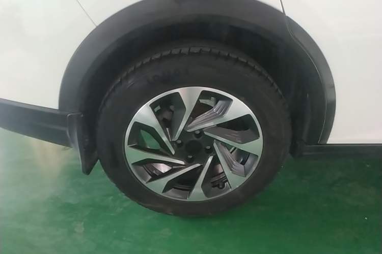 Used Dongfeng Aeolus Yixuan GS 2020 230T Automatic Yueyu Version Right Rear Wheel Hub