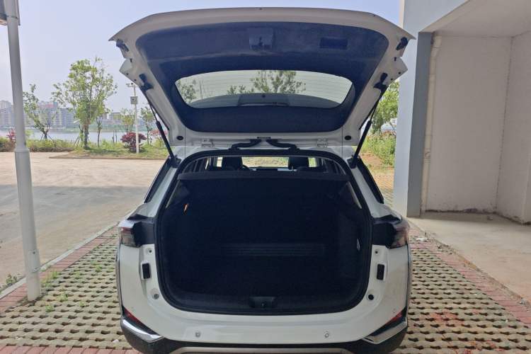 Used Dongfeng Aeolus Yixuan GS 2020 230T Automatic Yueyu Version Trunk