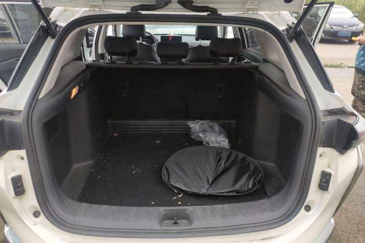 Used Dongfeng Aeolus Yixuan GS 2020 230T Automatic Cool Edition Trunk