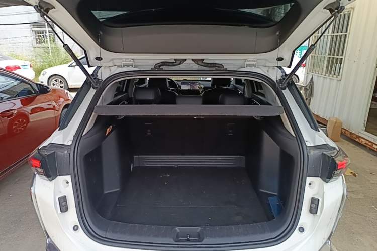 Used Dongfeng Aeolus Yixuan GS 2020 230T Automatic Yueyu Version Trunk
