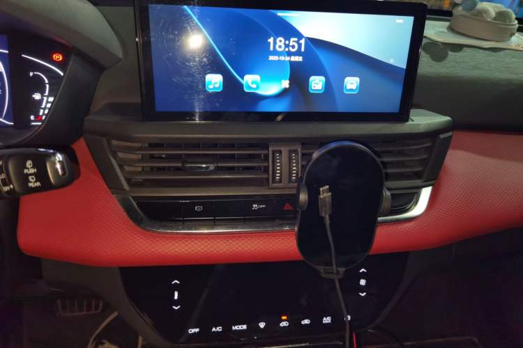 Used Dongfeng Aeolus Yixuan GS 2021 230T Automatic Star-Chasing Warrior Edition Audio And AC Panel