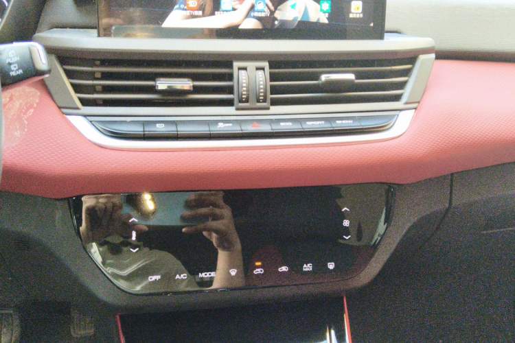 Used Dongfeng Aeolus Yixuan GS 2021 230T Automatic Star-Chasing Warrior Edition Audio And AC Panel