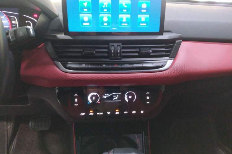 Used Dongfeng Aeolus Yixuan GS 2021 230T Automatic Zuiyao Wushu Edition Audio And AC Panel