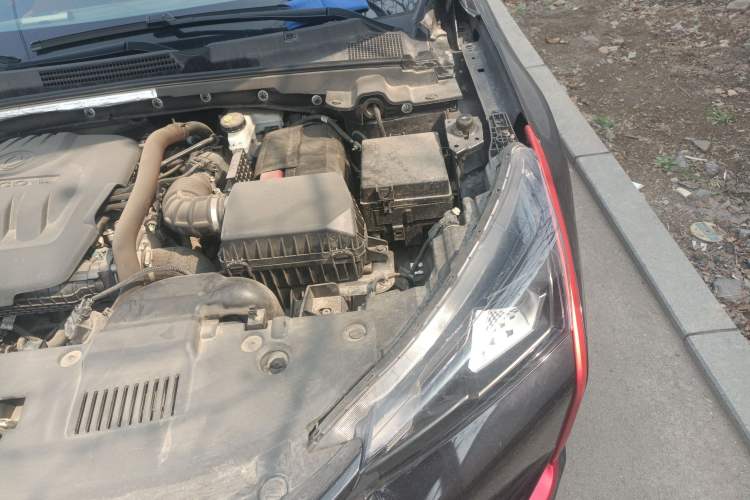 Used Dongfeng Aeolus Yixuan GS 2021 230T Automatic Zuiyao Wushu Edition Engine Bay Left