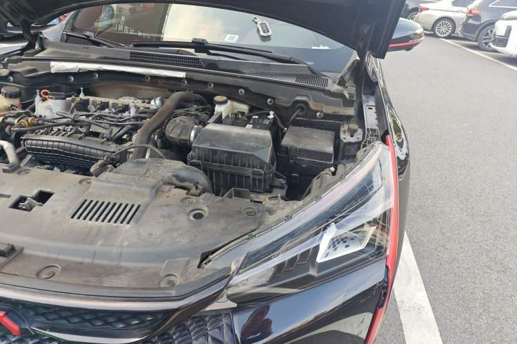 Used Dongfeng Aeolus Yixuan GS 2021 230T Automatic Zuiyao Wushu Edition Engine Bay Left