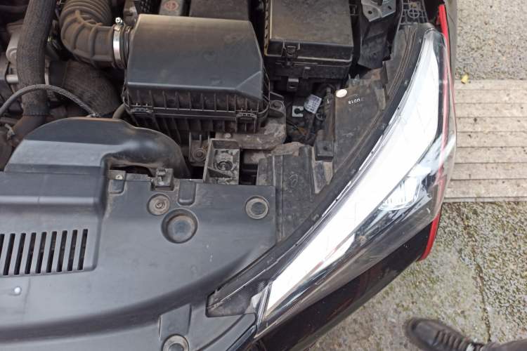 Used Dongfeng Aeolus Yixuan GS 2021 230T Automatic Star-Chasing Warrior Edition Engine Bay Left