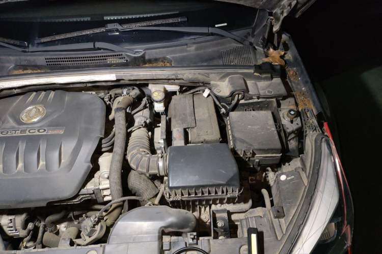 Used Dongfeng Aeolus Yixuan GS 2021 230T Automatic Star-Chasing Edition Engine Bay Left
